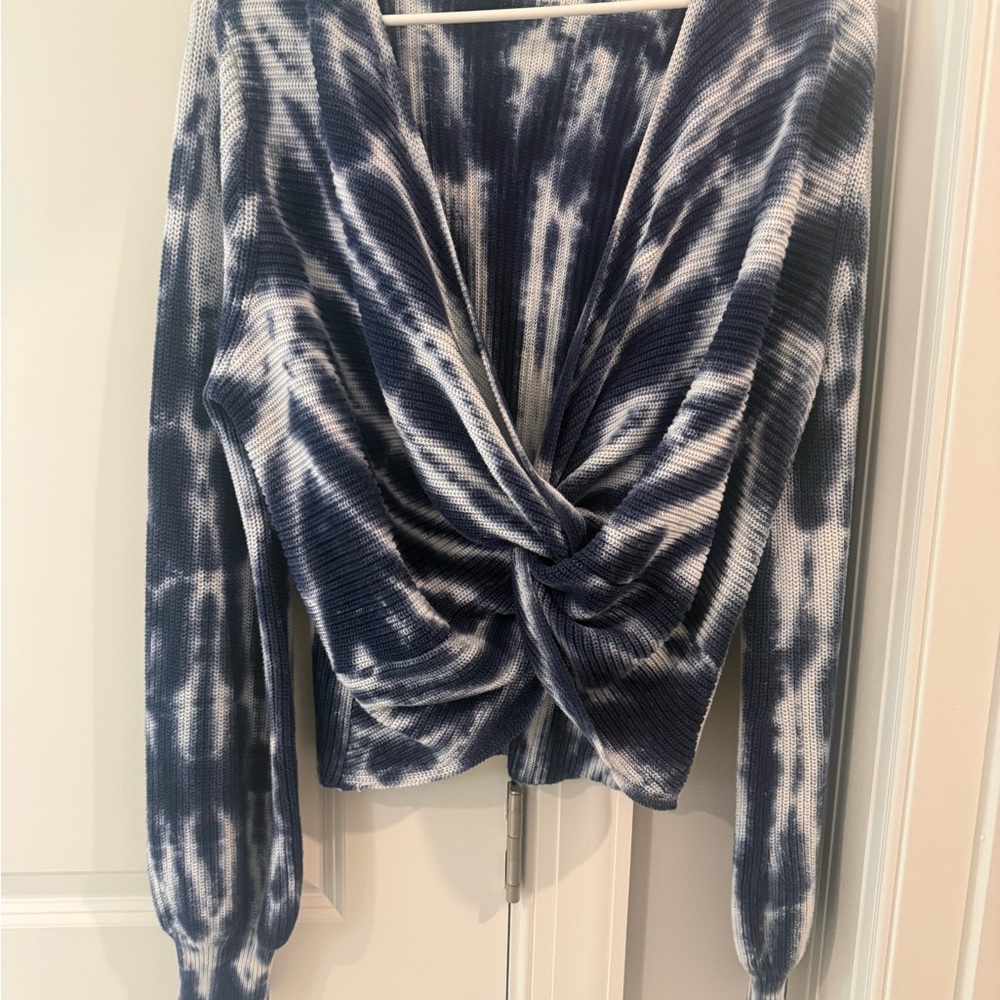 INC International Concepts Navy and White Twist Front Sweater - nwot